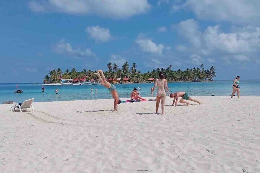BLISS in San Blas Islands Panama Includes Tour & Transport from Panama City