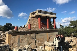 Knossos palace & Archaeological museum of Heraklion (Shared Tour)