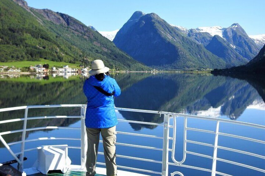 Fjord Cruise to Fjærlandsfjord