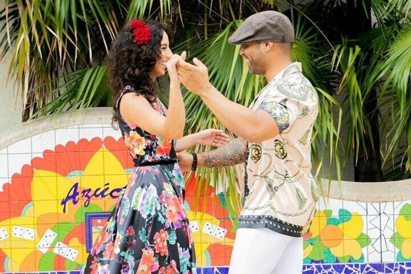 Valencia Salsa Lovers dancing experience