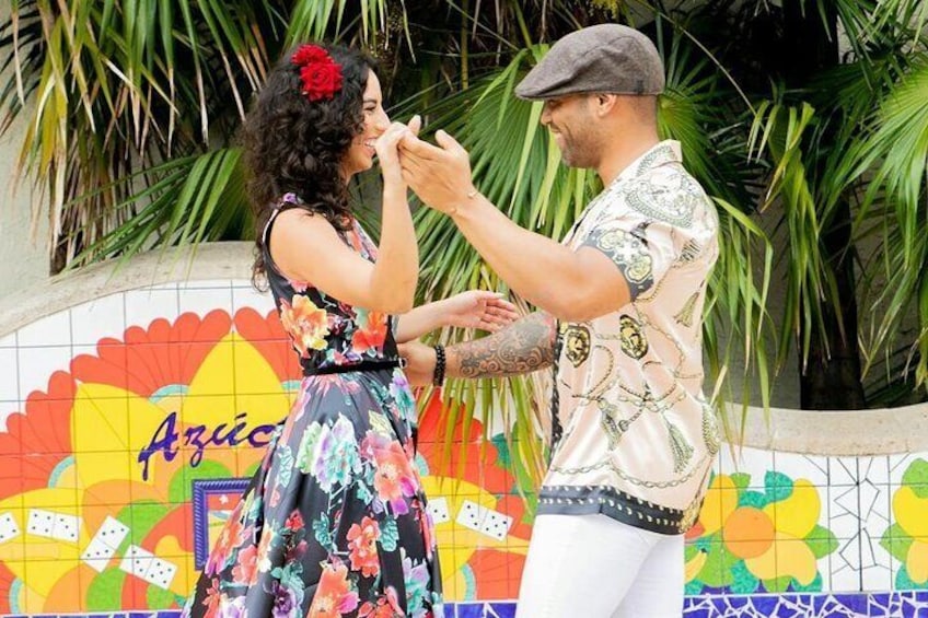 Valencia Salsa Lovers dancing experience