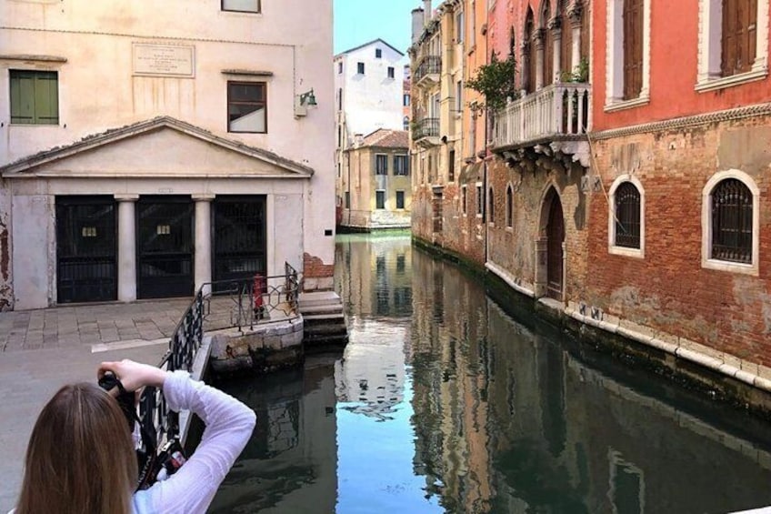 Morning Walking Tour of Venice Plus Gondola Ride