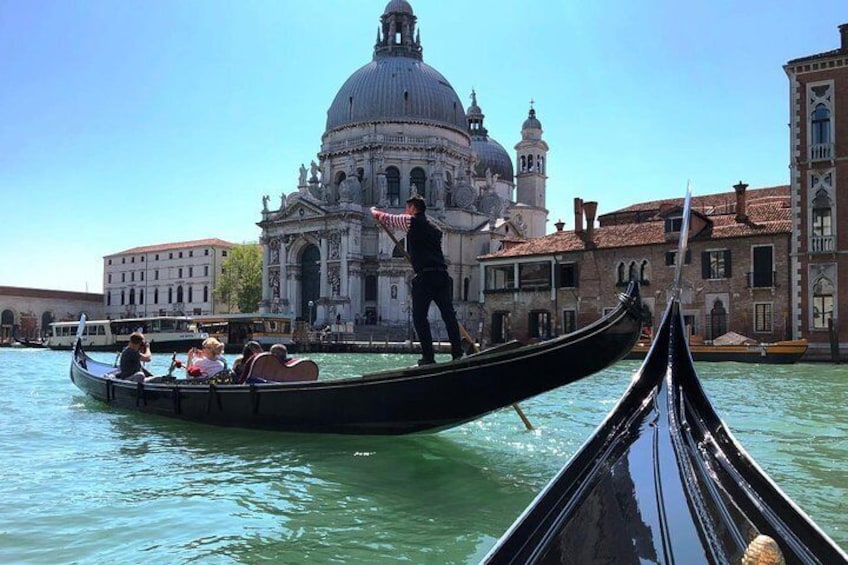 Morning Walking Tour of Venice Plus Gondola Ride