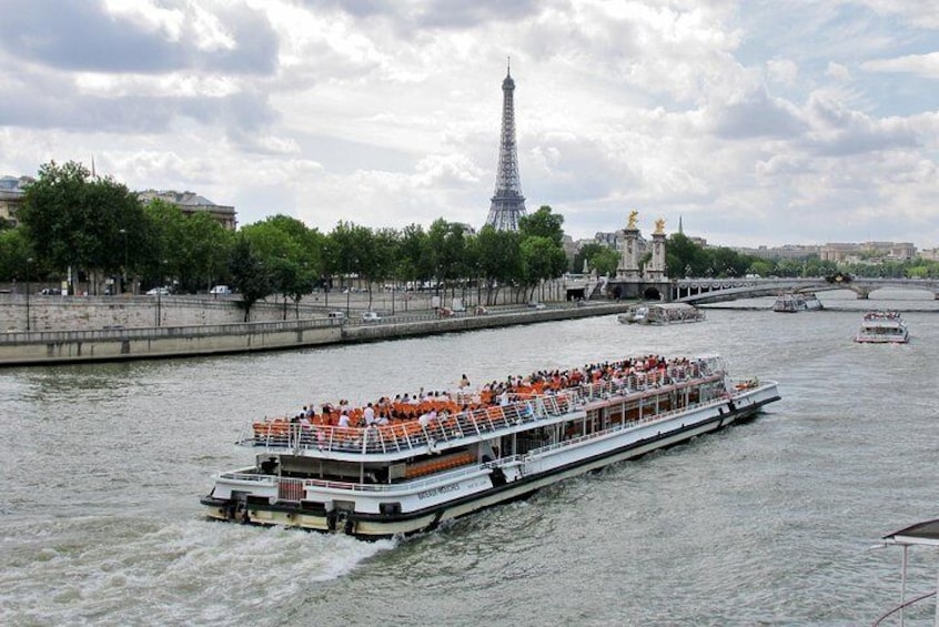 paris river cruise luxury