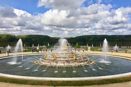 Versailles Palace & Giverny Privat guidad tur från Paris - Hoppa över linje...