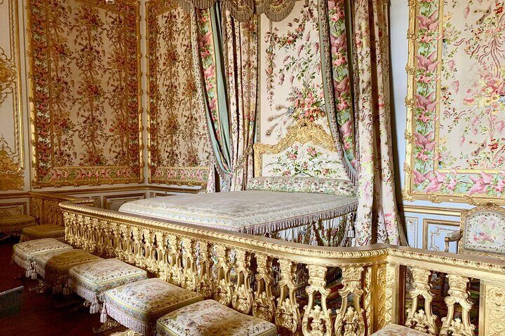 versailles-palace-marie-antoinette-s-estate-full-day-private-tour