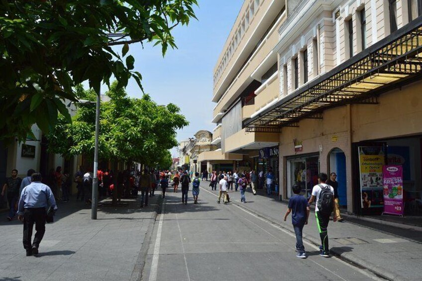 Paseo la Sexta