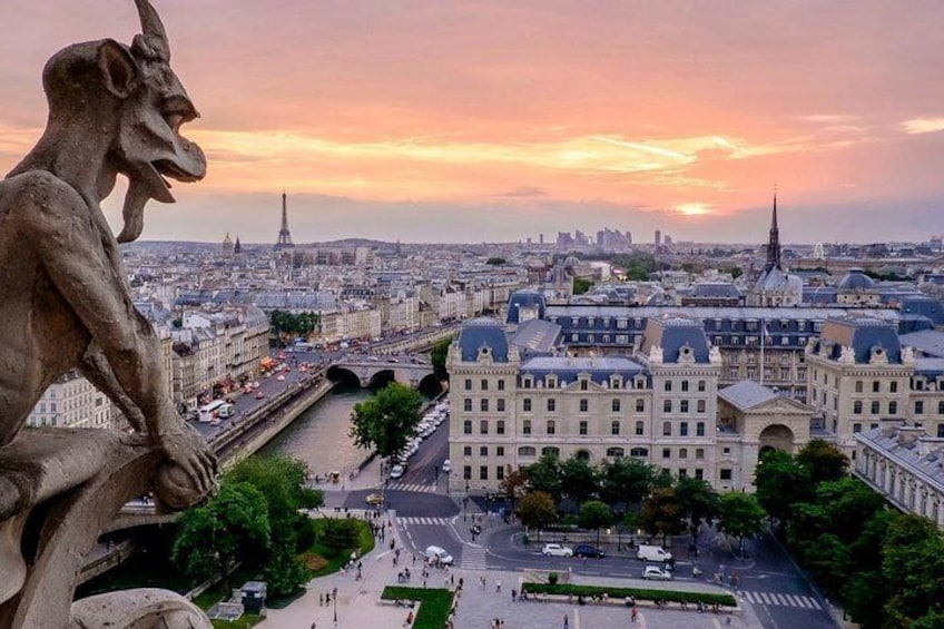 See 30 Plus Top Paris Sights with a Fun Guide