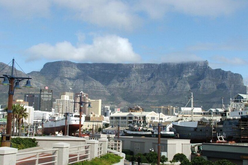 View Table Mountain from V & A Waterfront