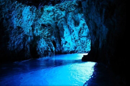 Blå grotta och Hvar ö - fem ön turné från Split