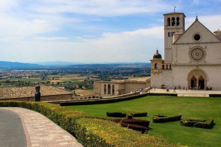Day Trip: Gubbio And Assisi Private Tour + Pasta Cooking Class With Lunch
