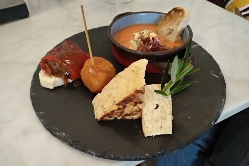 Madrid Food Tour: Gastronomy & History with Lunch or Dinner