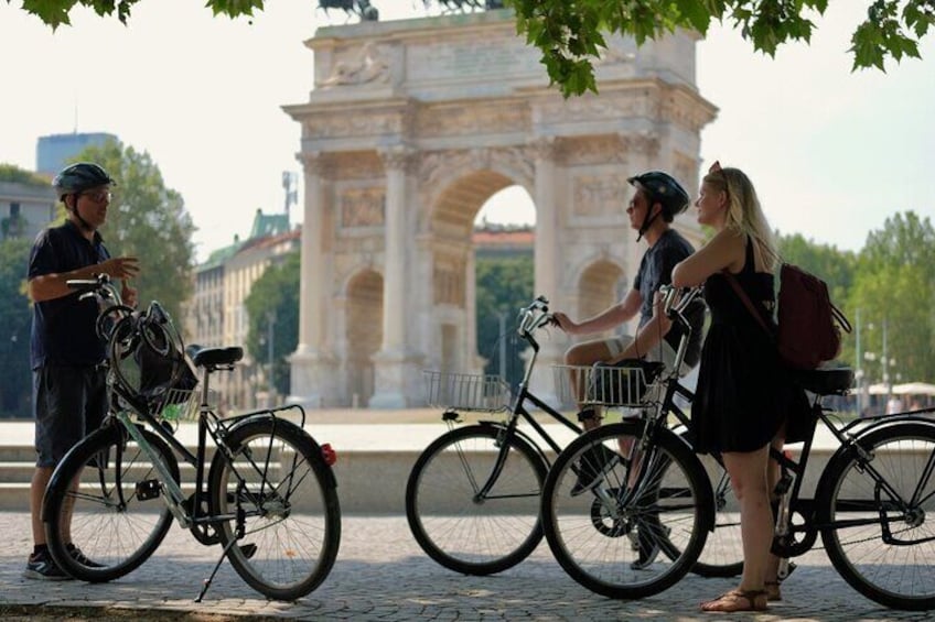 Private Bicycle Tour in Milan 3 hours