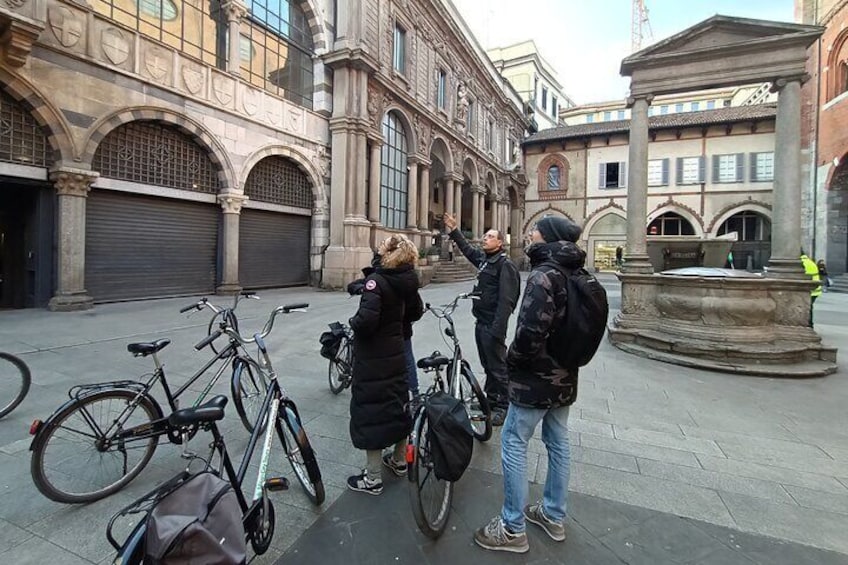 Milan: Bicycle Tour Live Tourist Guide 3 hours and half
