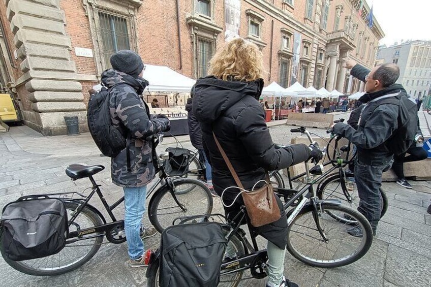 Private Bicycle Tour in Milan 3 hours