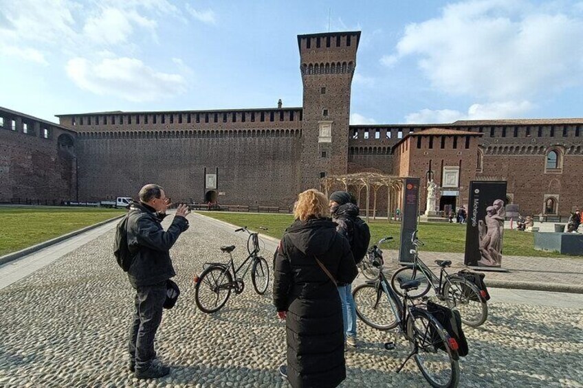 Private Bicycle Tour in Milan 3 hours