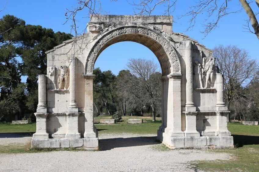 St Rémy de Provence & Arles from the glory of Julius Caesar and Ancient Rome to the 19th century paintings of Vincent Van Gogh & the monastère Saint Paul de Mausole