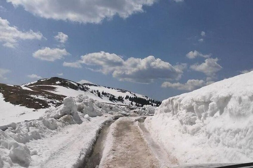1 Day 4x4 Tour in Carpathian Mountains