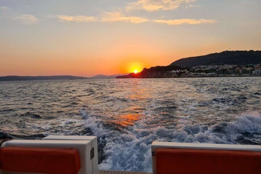 Luxury Blue Cave and Hvar Boat Tour from Split and Brac