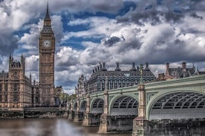 Exclusive fashion tour with your own stylist in London
