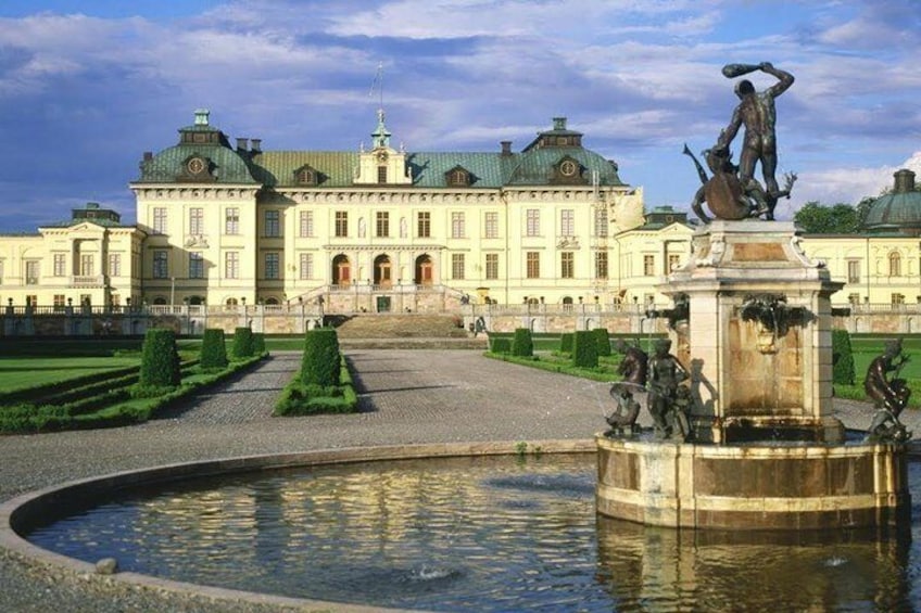 Half Day Stockholm Tour With Drottningholm Castle