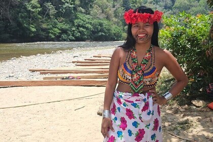 Panama: Embera Tribe & River Swimming with Lunch