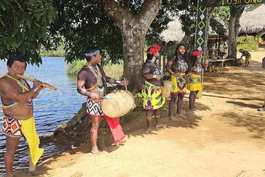 Panama: Embera Tribe & Waterfall with Lunch Included