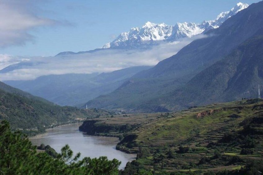 2 days Hiking tour at Tiger leaping gorge with accommodation start from Lijiang