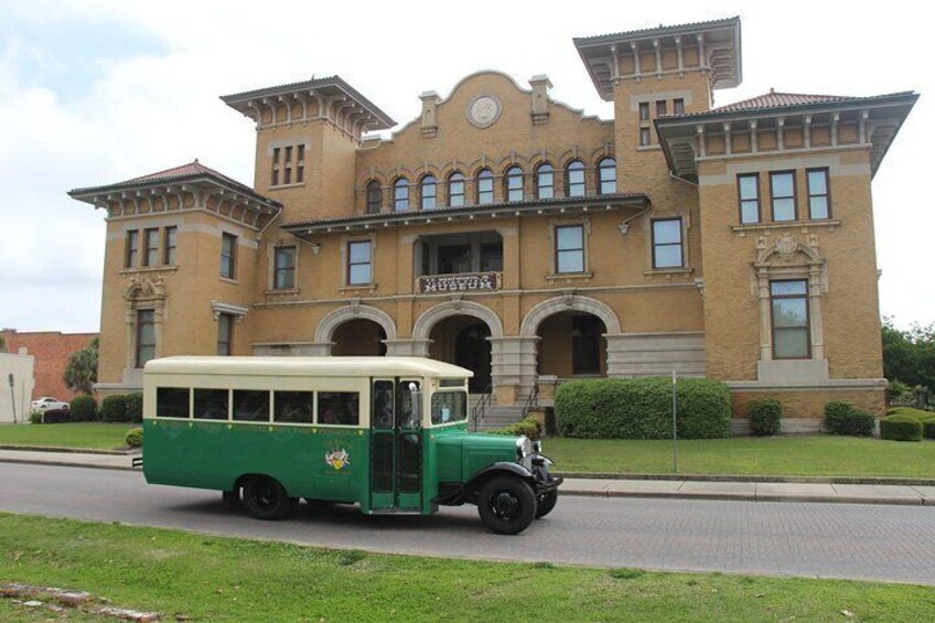 Hop-on Hop-off Tour in Pensacola