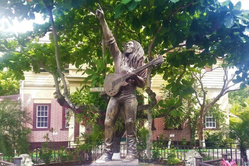 Bob Marley Statue - Great Photo Opportunity