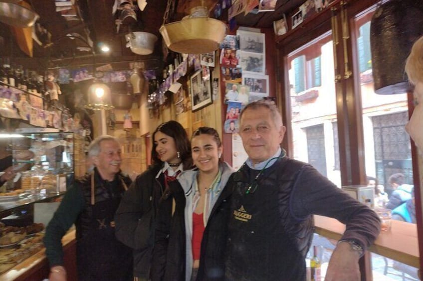 Time for a selfie with the owner of the restaurant that serve us amazing food. Eat like a Venetian Food tour in Venice