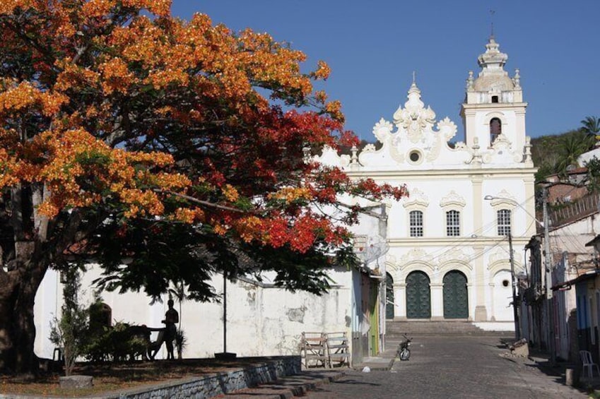 Ivan Bahia Guide, introduces you to the Recôncavo Baiano, the reminiscence of colonial Brazil, here a view at the famous Convent (now a hotel)