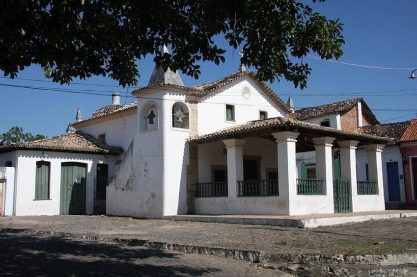 Ivan Bahia Guide, introduces you to the Recôncavo Baiano, the reminiscence of colonial Brazil, here a view at the first stone building in Cachoeira, Igreja da nossa Senhora da Ajuda