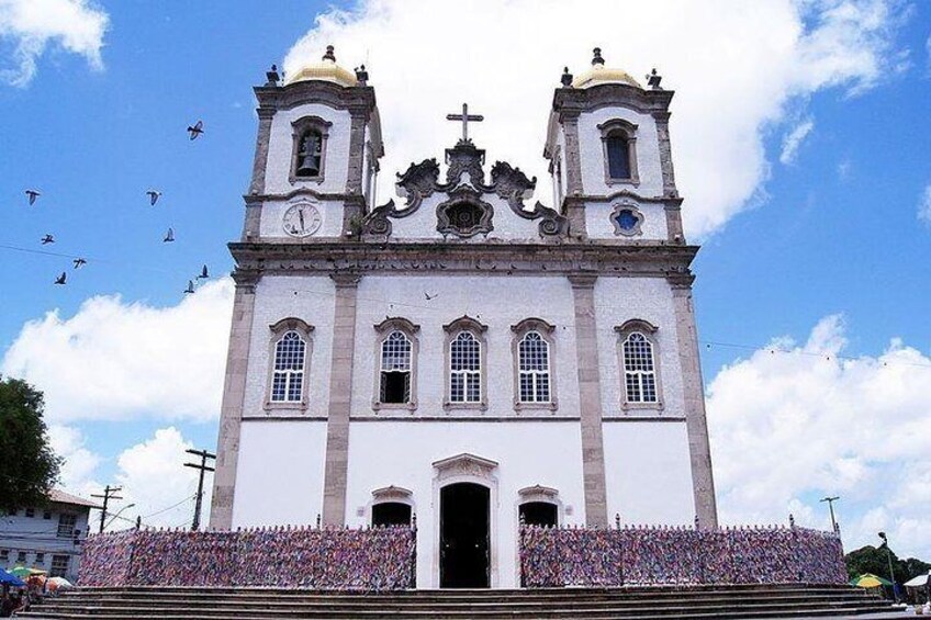 With Ivan Bahia Guide's cultural heritage discovery of Salvador da Bahia (first Capital of Brazil) 500 years in 1 day, you discover a great selection of culture (adapted to your interests) in 1 day. 