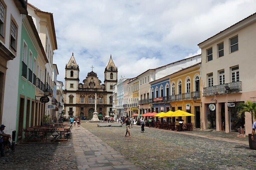 Ivan Bahia offers PRIVATE guided tours FREE WIFI in AIRCONDITIONED vehicles with a driver that speaks your language (English - Français - Nederlands)