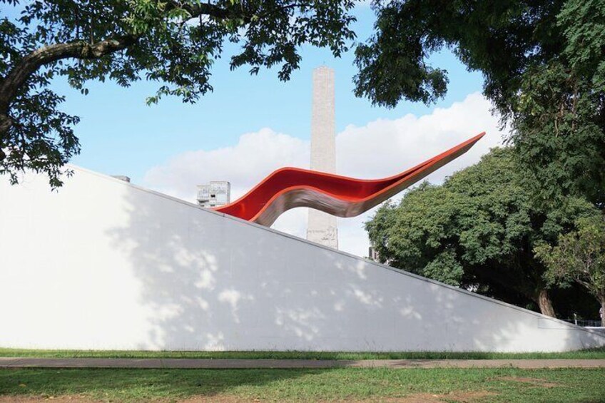 Oscar Niemeyer auditorium with the Obelisk on the back