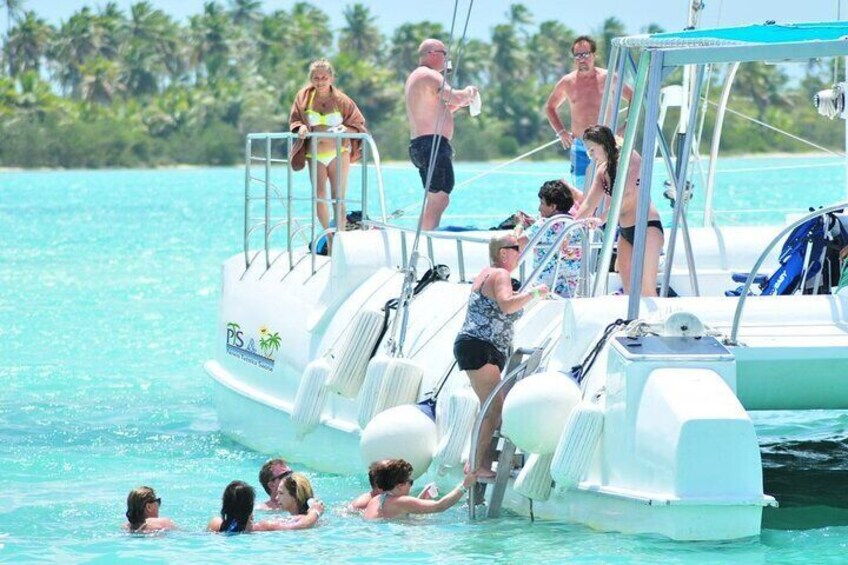 All-Inclusive Saona Island Full Day Trip and Catamaran Cruise from Santo Domingo