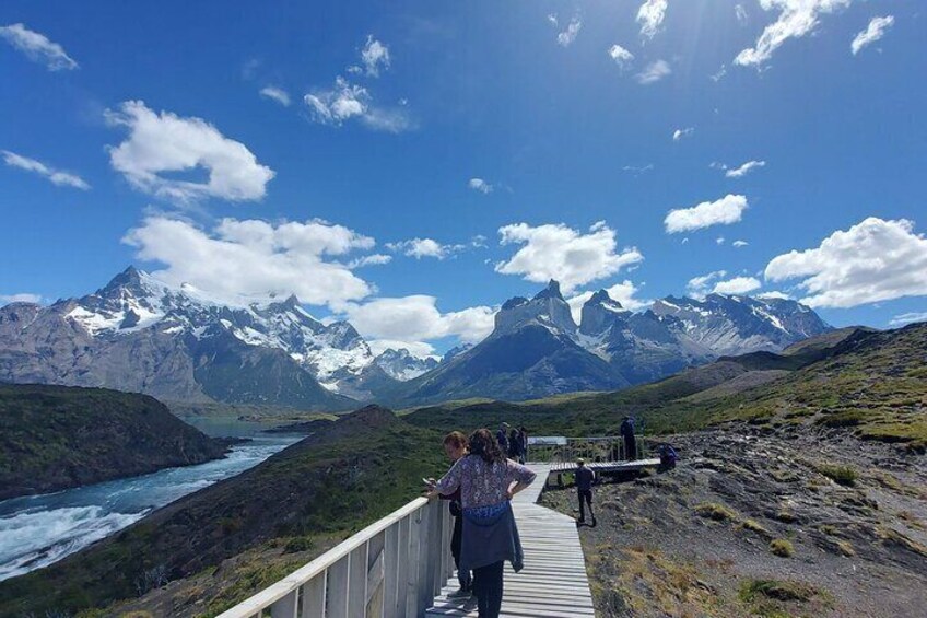Full Day Torres del Paine Private tour, departing from Punta Arenas