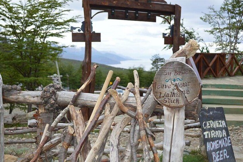 City Tour "Bajo Cero" + Mini Trekking + Thematic Gallery