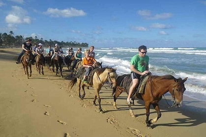 Equitazione su una spiaggia di Punta Cana