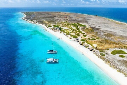 Excursión de un día a Klein Curazao con barra libre premium y barbacoa