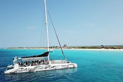 Full Day Catamaran Trip to Klein Curacao with Lunch
