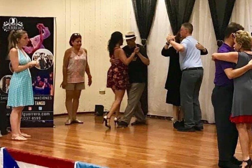 Tango lesson and Milonga tour