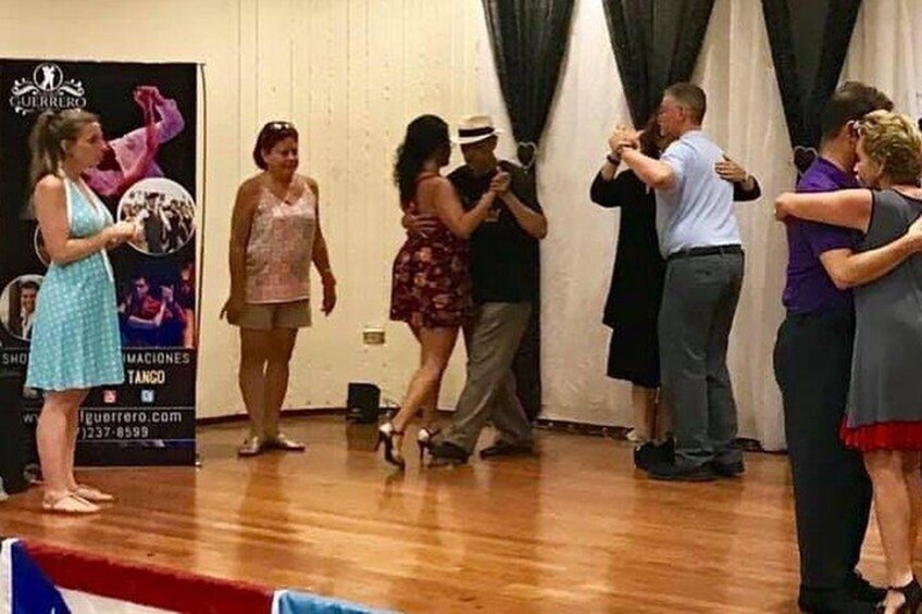 Tango lesson and Milonga tour