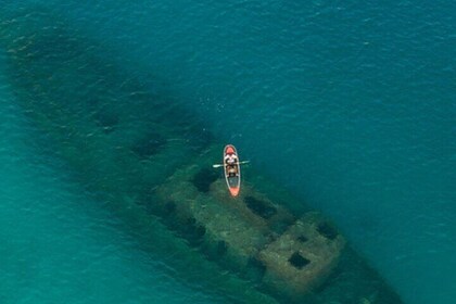 Visite du naufrage du clair de kayak dans la baie de Carlisle