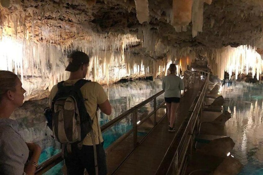 Bermuda Aquarium and Crystal Caves Experience