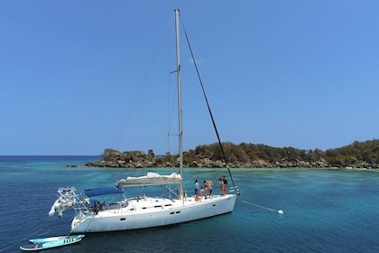 Private Puerto Rico Sailing and Island Hopping Tour with Appetizers and Ope...