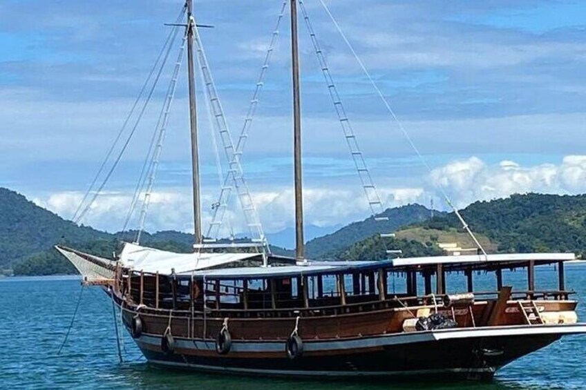 Ilha Grande and Green Coast Tour from Rio de Janeiro