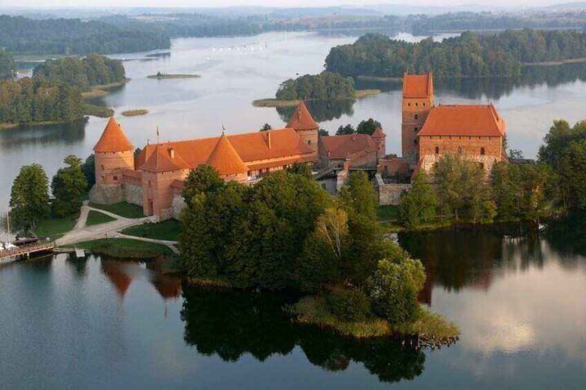 This castle is the perfect example of Gothic architecture resembling other island castles around Europe