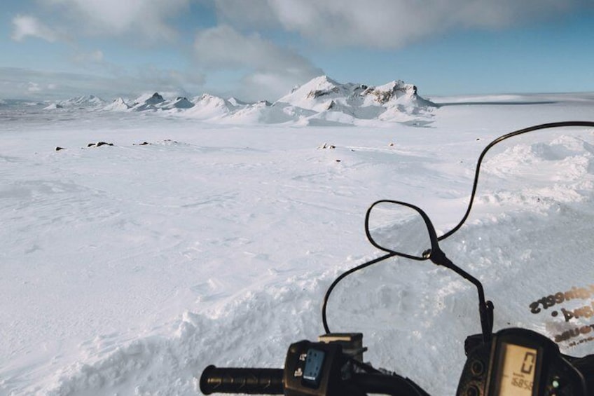 Golden Circle Super-Jeep Tour and Snowmobiling